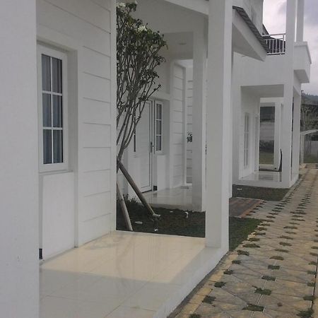 Amaranta Guest House Batu  Exterior foto